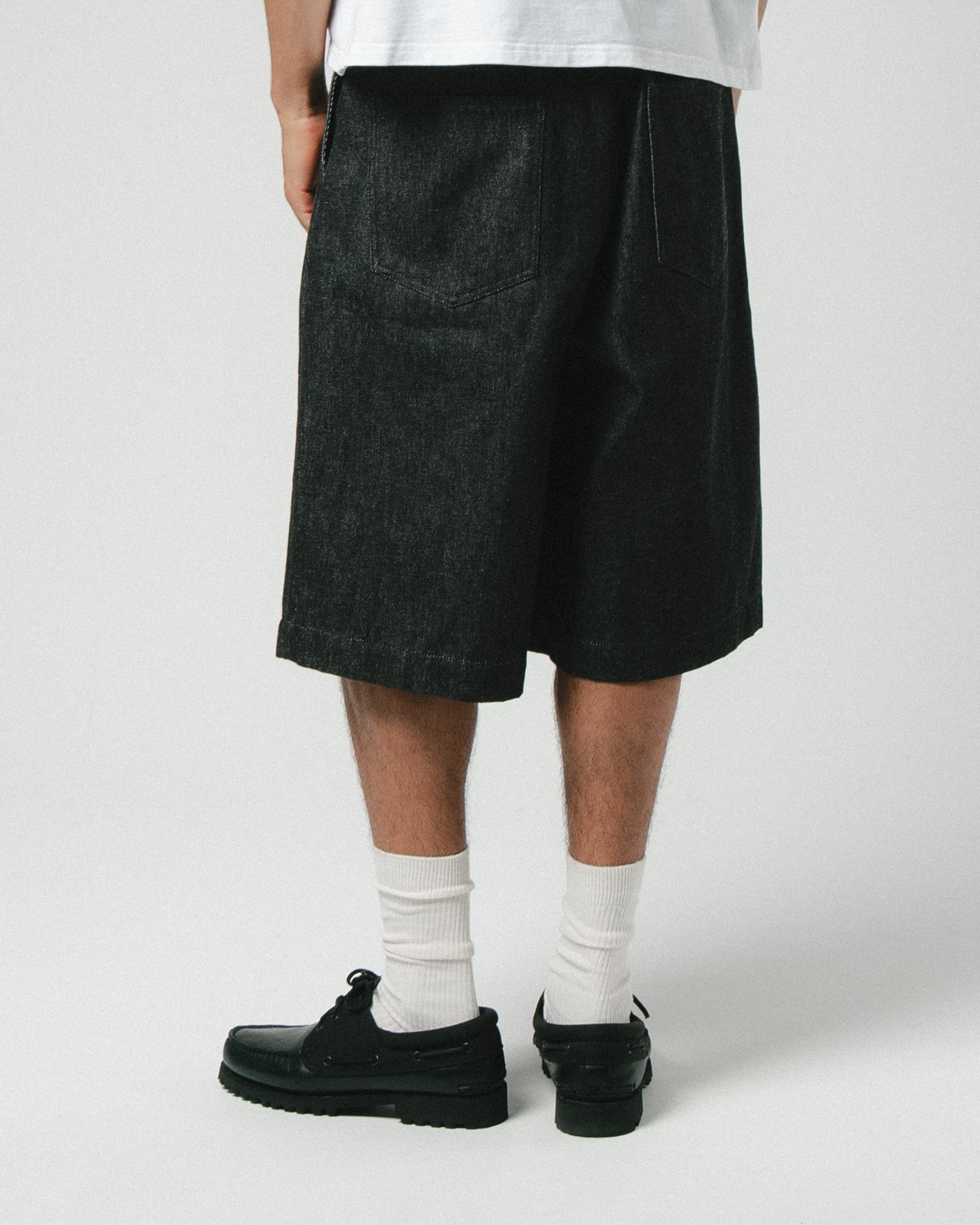 Pleated Onigiri Jorts - Raw Black