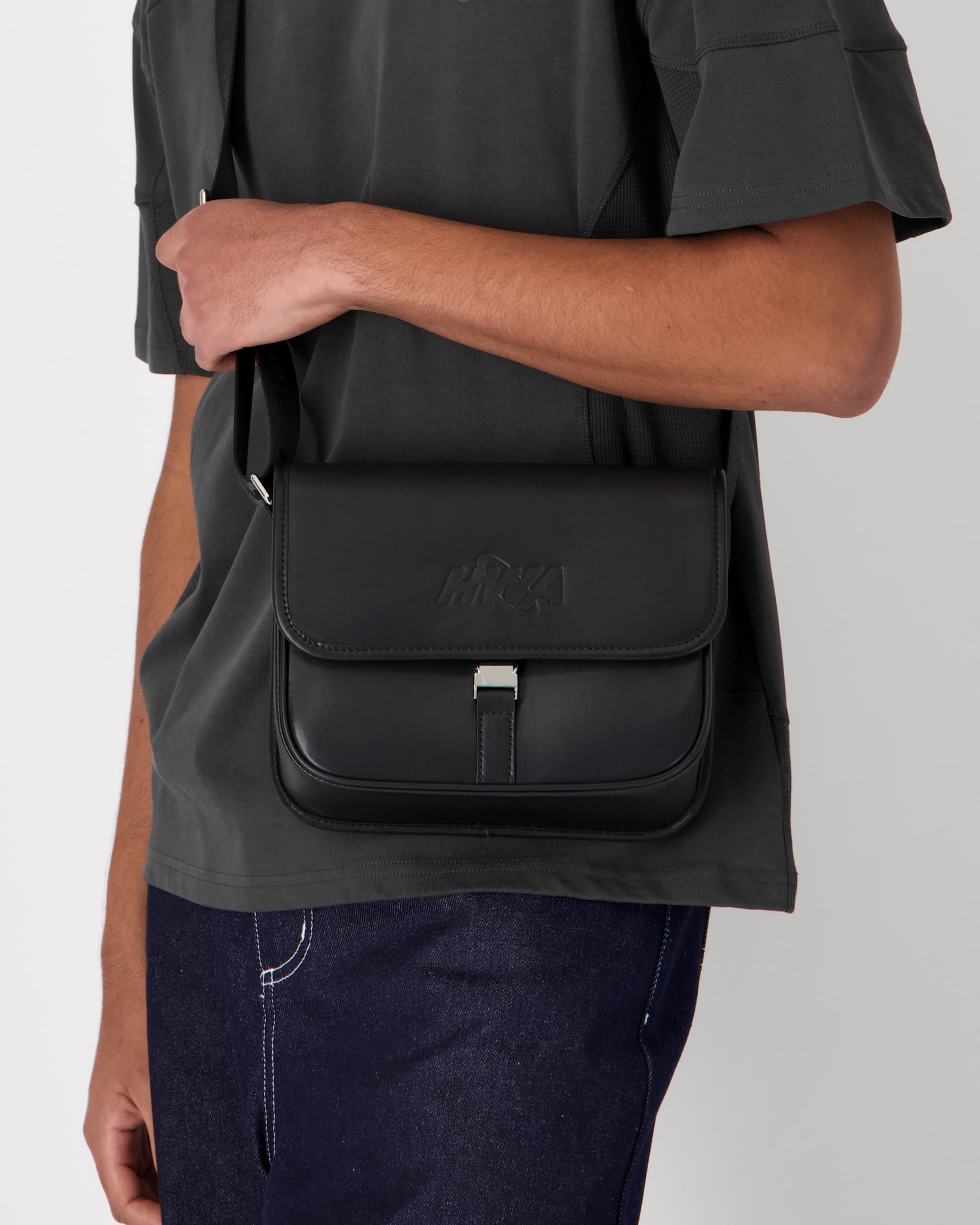 Iconic V2 Messenger Bag - Black – Human With Attitude