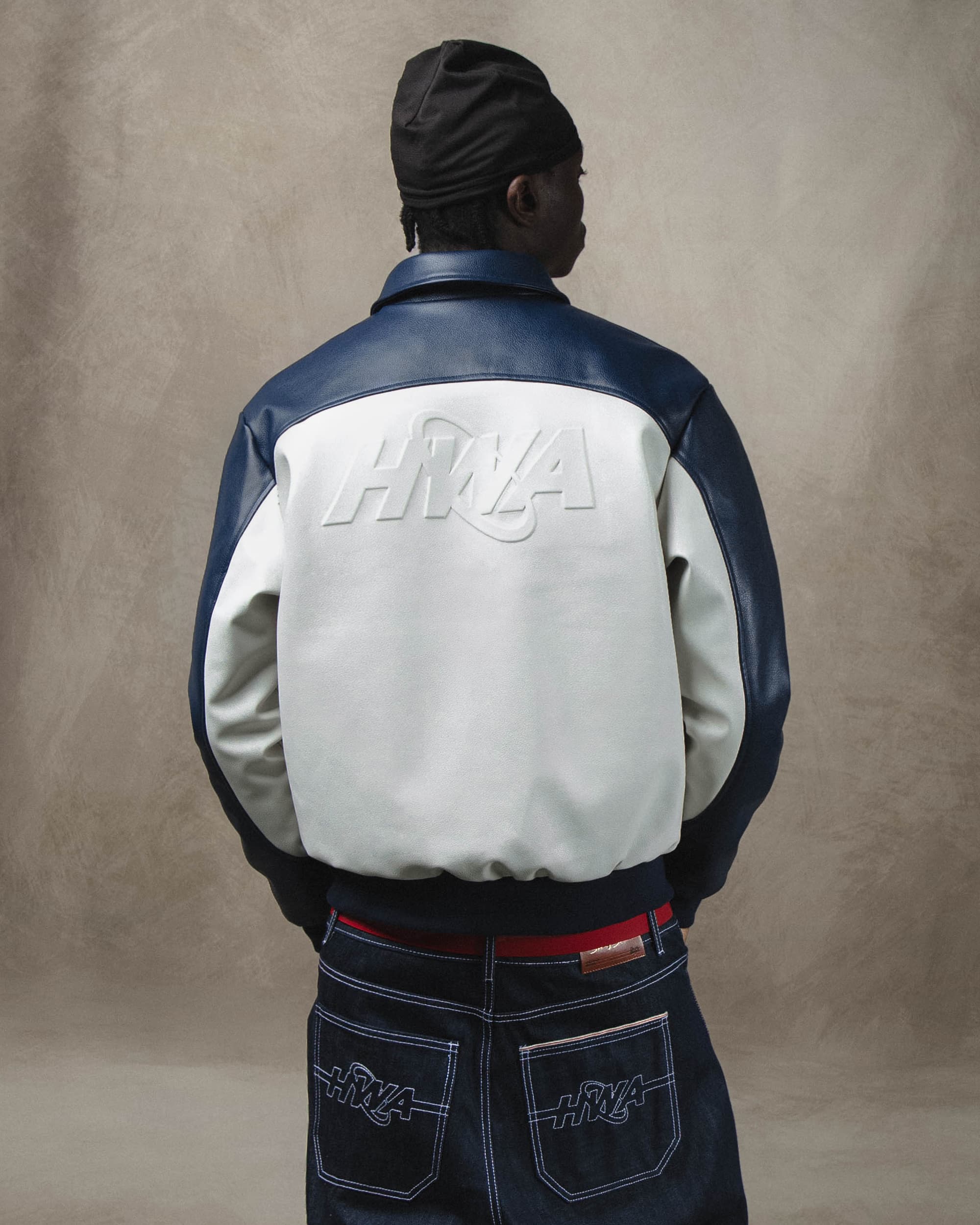 Veste en cuir Three 60 bleue lifestyle dos